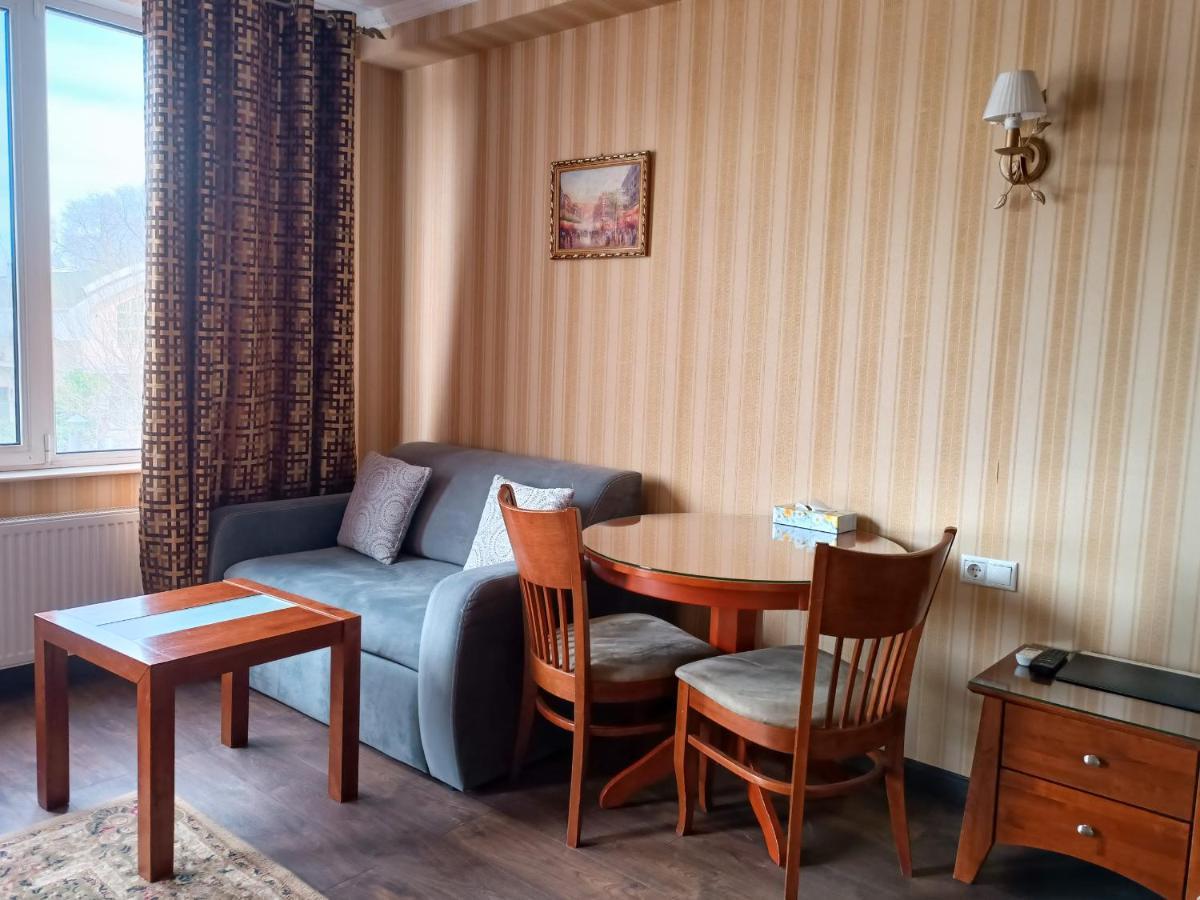 Klassik Hotel Chisináu Exterior foto